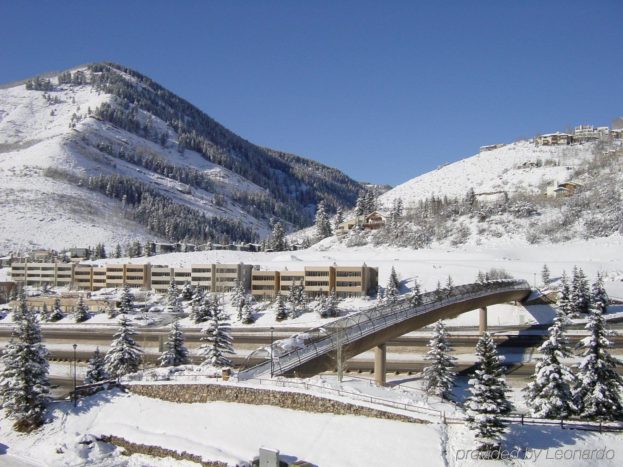 Sun Vail Aparthotel Exterior photo